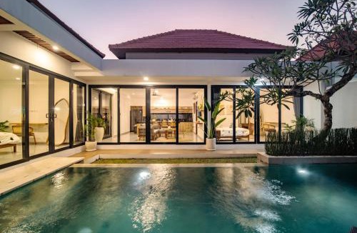 Sunset Road Villa | Villa CanSavina - 3 Rooms - Center Of Seminyak