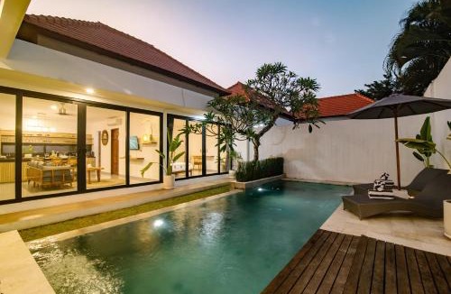 Sunset Road Villa | Villa CanSavina - 3 Rooms - Center Of Seminyak