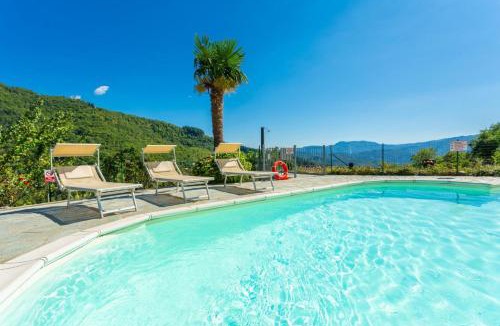 Castiglione di Garfagnana Villa | Villa Casale Le Selve Large Private Pool WiFi