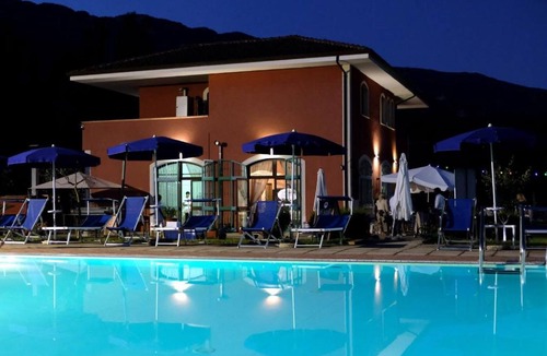 Giungano Bed & Breakfast | Villa Cilento, PISCINA CAMERE APPARTAMENTI & RISTORANTE