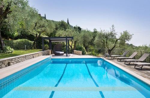 Torri del Benaco Villa | Villa Claudia with private Pool