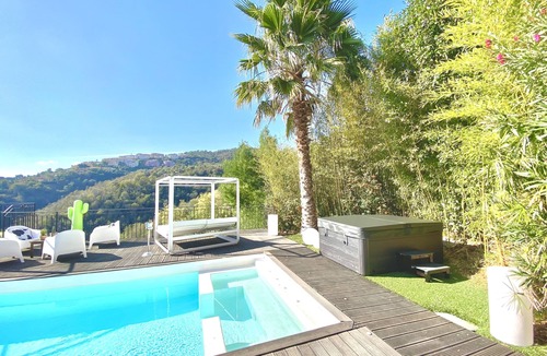 Les Termes Villa | Villa Colina Cannes 8 People 4 Bedrooms Swimming pool & SPA (parties not allowed)