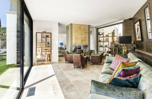 La Croix-Valmer Villa | Villa Colibri is a magnificent designed contemporary residence