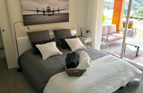 Les Termes House | VILLA COLINA