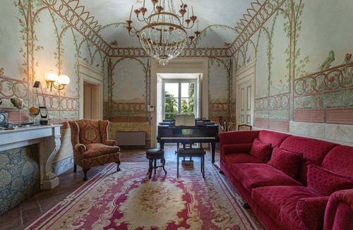Vorno Villa | VILLA CONTE - Seven Bedroom Villa, Sleeps 14