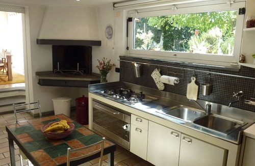 Lido di Camaiore House | Villa Cora 250 mts from beach with Jacuzzi in the garden