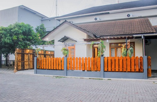 Depok Villa | Villa D'Maguwo Suites