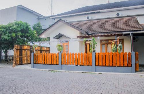 Depok Villa | Villa D'Maguwo Suites