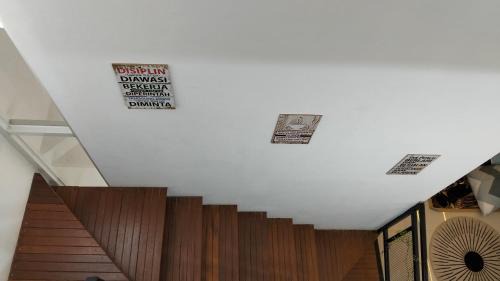 Dinoyo House | Villa D'Shanon Batu