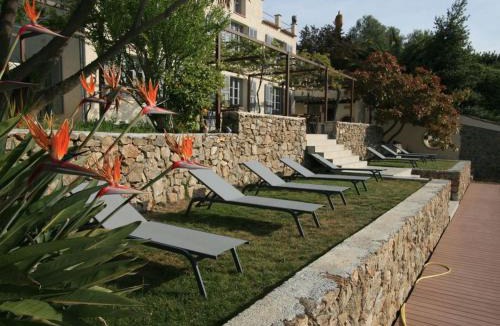 Golfe Juan Villa | Villa de charme vue mer et piscine chauffée sur les hauteurs de Golf Juan