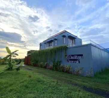 Dencarik Villa | Villa Dua Warna Dencarik