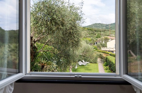 Rezza House | Villa 'Due Ulivi' with Private Terrace, Private Garden and Wi-Fi