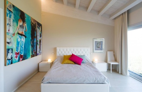 Frader Villa | Villa 'Elysium' with Lake View, Wi-Fi and Air Conditioning