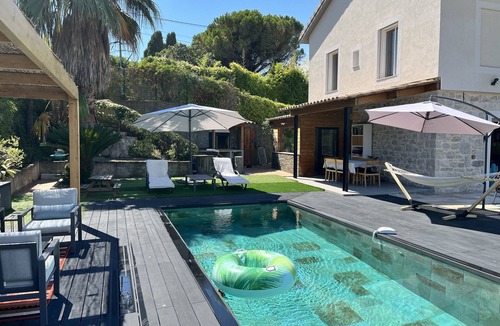 La Colle-sur-Loup Villa | Villa Familiale Proche de la mer Dans un Charmant Village