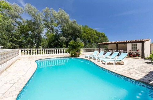 Villeneuve-Loubet Villa | Villa feet in the water (River and Sea!)