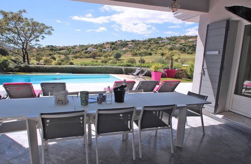 La Nartelle House | Villa for 10 people (8 adults max) - Private swimming pool - Air conditioning - WiFi - Golf view.