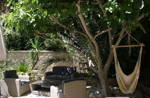Mandelieu-La-Napoule House | Villa for 4/5 people, 2 air-conditioned bedrooms, lush, shady terrace.