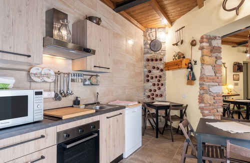 SantʼAndrea di Compito House | Villa "Giovanna" with Shared Open Pool, Terrace, Garden & Wi-Fi