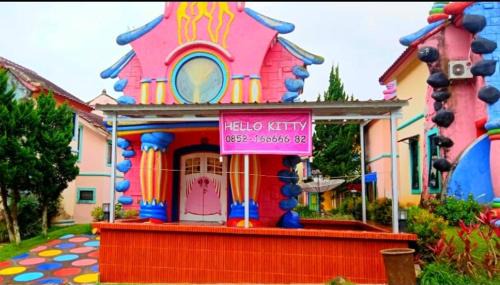 Cipanas Villa | Villa Hello Kitty Kota Bunga Puncak