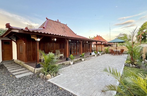 Sleman Villa | Villa Tjebongan