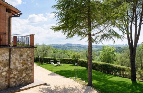 Geggiano House | Villa il Campo degli Ulivi -Skyline Siena-Panoramic Terrace-Relax-Parking