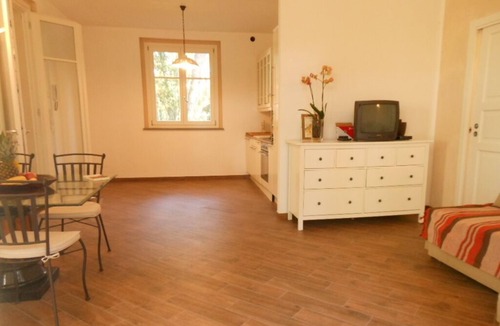 Marina di Castagneto Carducci Villa | Villa immersed in the green Mediterranean pine forest a few steps from the sea