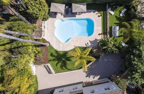 La Croix des Gardes Villa | Villa in Cannes 300 meters form the sea - 5 bedrooms, garden and swimming pool