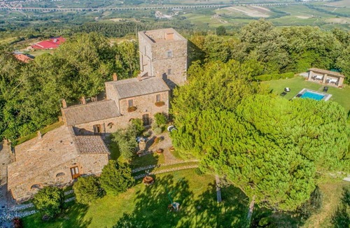Castel Viscardo Villa | Villa in Castel Viscardo with 5 bedrooms sleeps 10