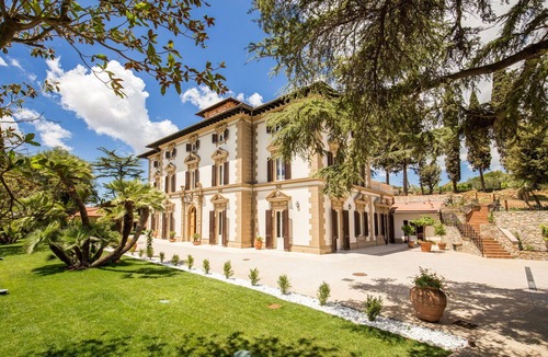 Campiglia Marittima Villa | Villa in Castelvecchio with 7 bedrooms sleeps 14
