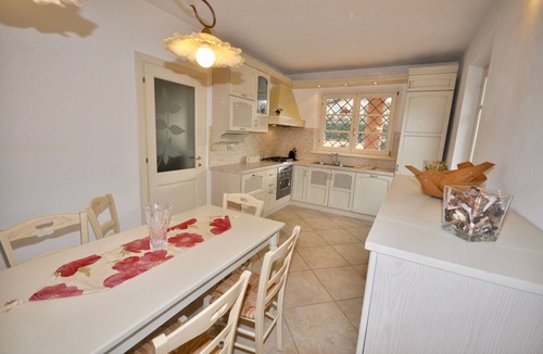 Seravezza Villa | Villa in Forte dei Marmi with hot tub in the garden, gym, sauna, wifi