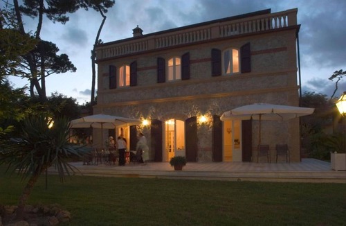 Lido di Camaiore Villa | Villa in Marina Di Pietrasanta with 6 bedrooms sleeps 12