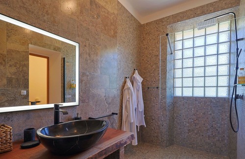 La Mole Villa | Villa in La Môle with 6 bedrooms sleeps 12