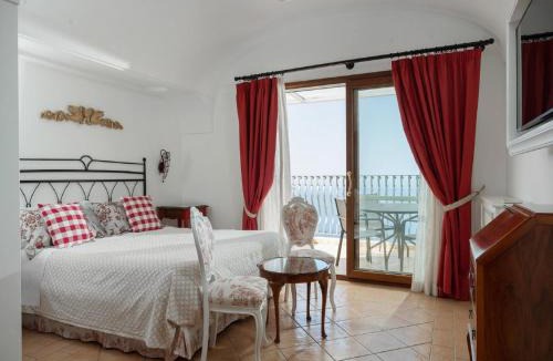 Nocelle Apartment | Villa in Nocelle with Amalfi Coast Views