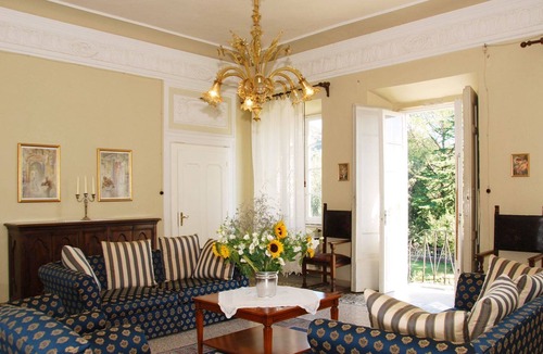 Capannori Villa | Villa in San Gennaro with 6 bedrooms sleeps 12