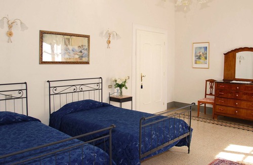 Capannori Villa | Villa in San Gennaro with 6 bedrooms sleeps 12