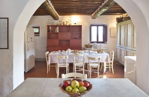 Rignano sull'Arno Villa | Villa in Torre A Cona with 6 bedrooms sleeps 12