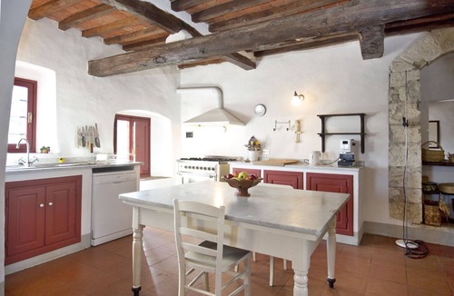 Rignano sull'Arno Villa | Villa in Torre A Cona with 6 bedrooms sleeps 12