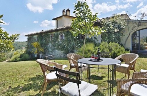 Rignano sull'Arno Villa | Villa in Torre A Cona with 6 bedrooms sleeps 12