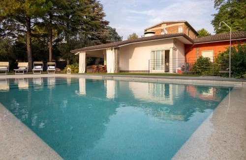 Gralaoni-Pralesi-Cisano Villa | VILLA INFINITY - Regarda Travel