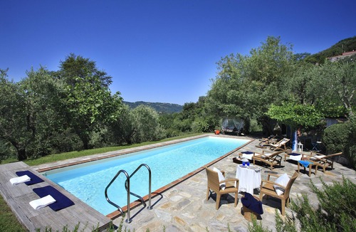 Nocchi House | Villa inthe countryside among the olive trees in Tuscany Lucca Versilia Camaiore
