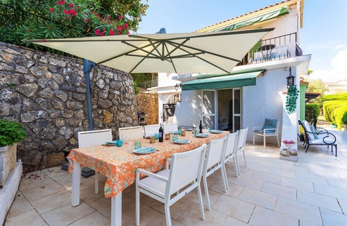 Les Baraques Villa | VILLA LA ROSERAIE VI4425 By Riviera Holiday Homes