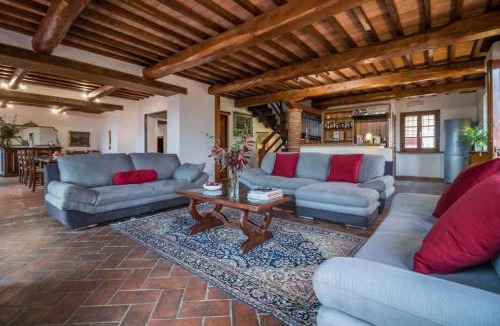 Corsanico Villa | Villa Le Querce by Nicola Real Estate