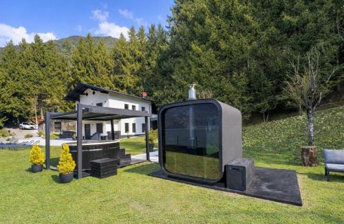 Pieve di Ledro Villa | Villa Ledro with Private Dock - Sauna - Hot Tub