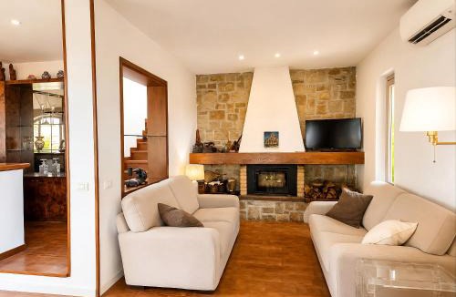 Polpenazze del Garda Villa | Villa Lola - by tourquoisevea