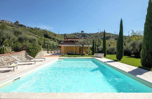 Carrara Villa | Villa Lunense In Carrara, Tuscany