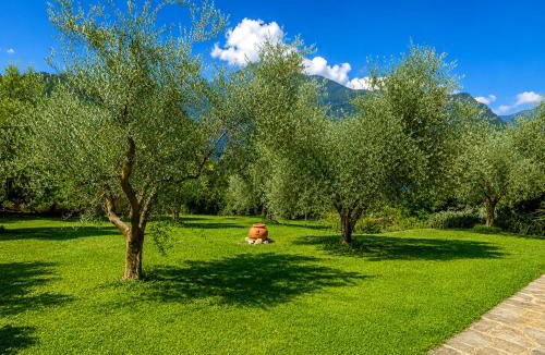 Olgiasca House | Villa Martino Private Pool & Stunning Lake Como View