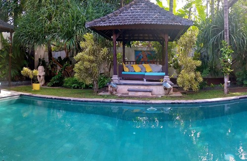 Sengkidu Villa | Villa near the beach, 2 bed, pool, staff, cat.