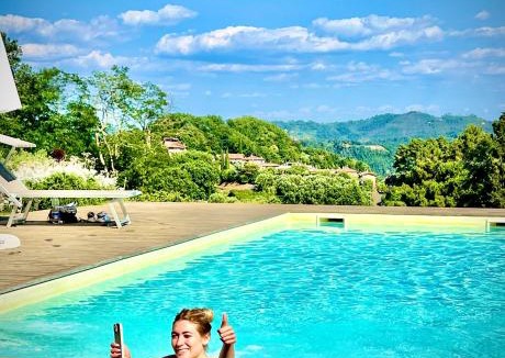 Massarosa Villa | Villa Olympia Pool Sea View Mountains Lake Nature Sleeps 8 Air Conditioning Wi-Fi