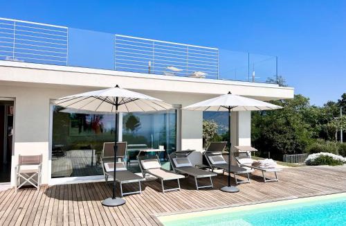 Massarosa Villa | Villa Olympia Pool Sea View Mountains Lake Nature Sleeps 8 Air Conditioning Wi-Fi