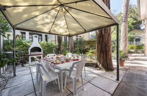 Lido di Camaiore Villa | Villa Perondi by MMega